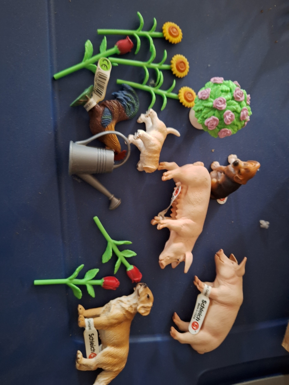 Schleich Small Pets Playset: Pink Pig & Green Flower Accessories